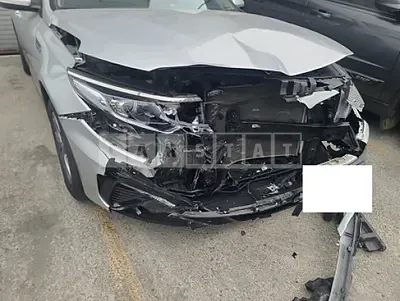 Photo 1 of 18: 2019 Kia K5 — Korean insurance auction