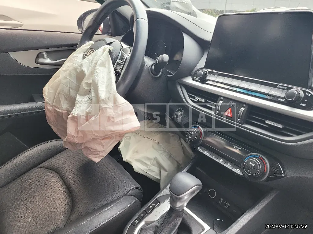 Photo 2 of 10: 2018 Kia K3 1.6, VIN KNAF241BEKA837251 — Korean insurance auction