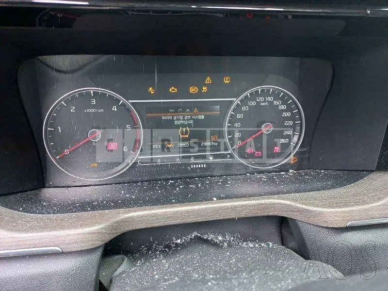Photo 2 of 34: 2021 Kia Sorento 2.2, VIN KNARF81BGNA136297 — Korean insurance auction