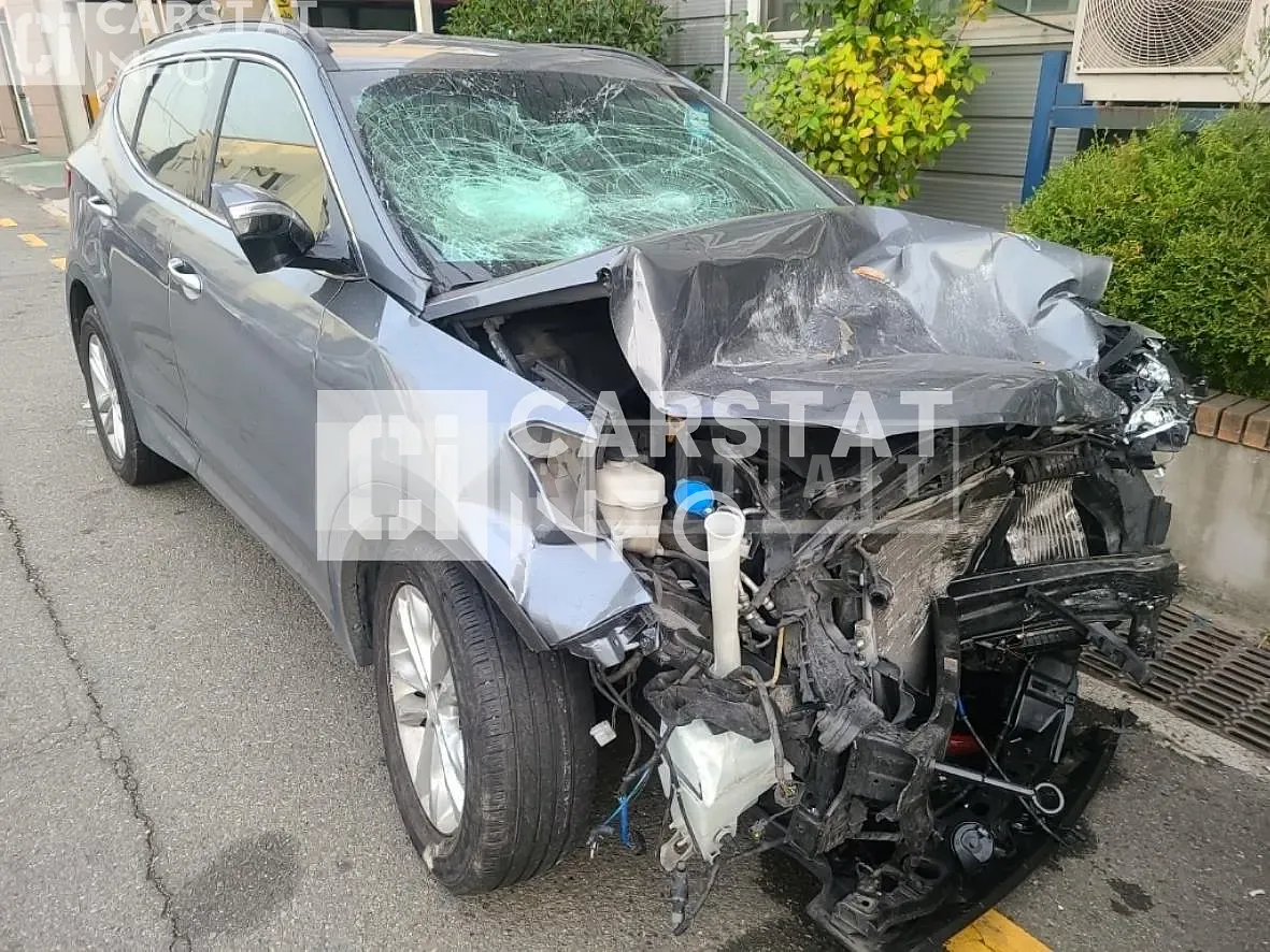Photo 2 of 12: 2017 Hyundai Santa Fe 2.0 (4WD) — Korean insurance auction