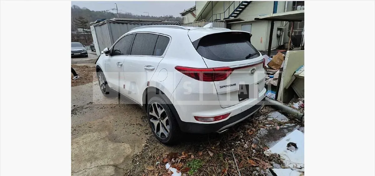 Photo 2 of 13: 2017 Kia Sportage — Korean insurance auction