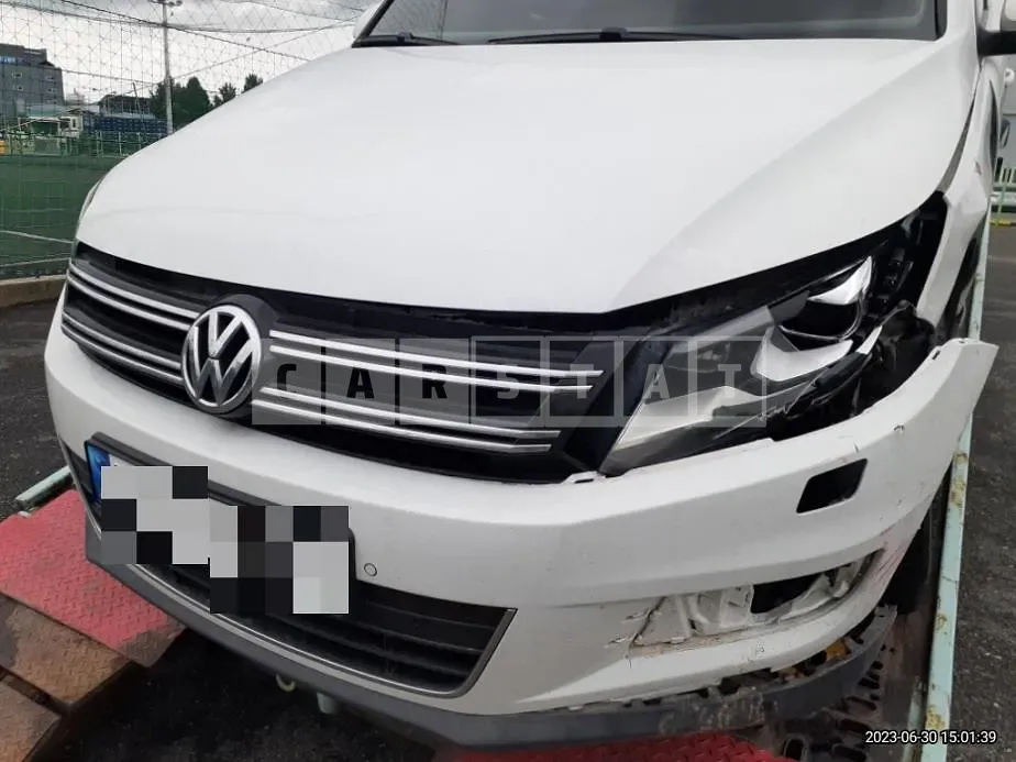 Photo 2 of 24: 2016 Volkswagen Tiguan 2.0 TDI BMT, VIN WVGZZZ5NZGW570490 — Korean insurance auction