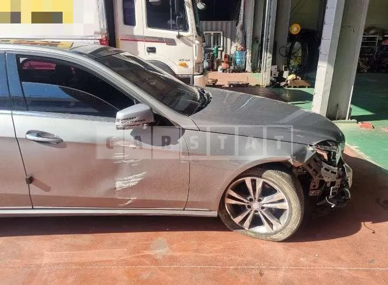 Photo 2 of 4: 2014 Mercedes-Benz E300 4Matic — Korean insurance auction