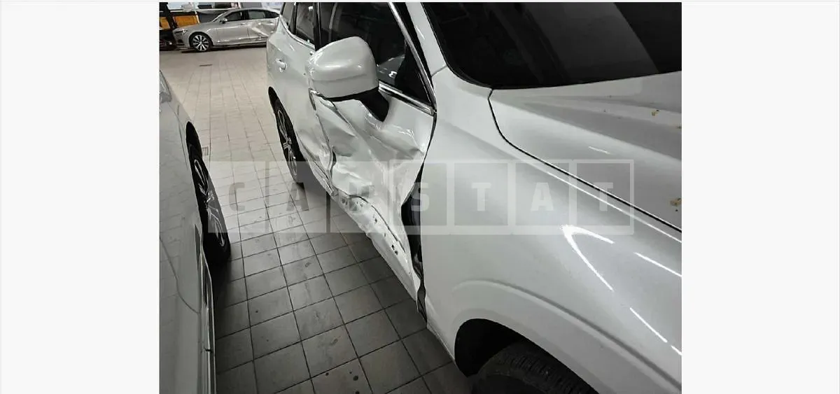 Photo 2 of 12: 2018 Volvo XC60D5 AWD — Korean insurance auction
