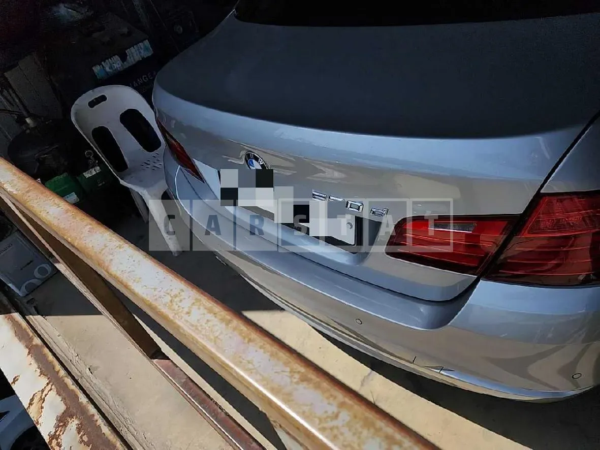 Photo 2 of 15: 2014 BMW 520d, VIN WBA5E5102FD673812 — Korean insurance auction