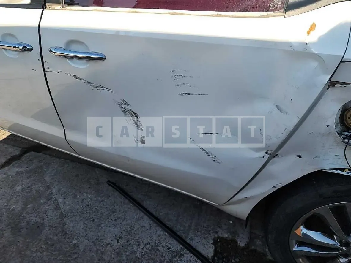 Photo 2 of 22: 2016 Kia Carnivals, VIN KNAMC81ABGS207755 — Korean insurance auction