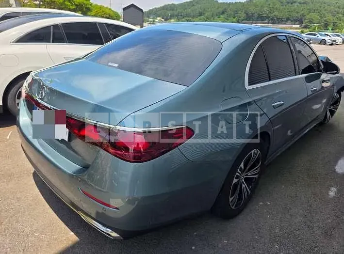 Photo 2 of 49: 2024 Mercedes-Benz E 200 — Korean insurance auction