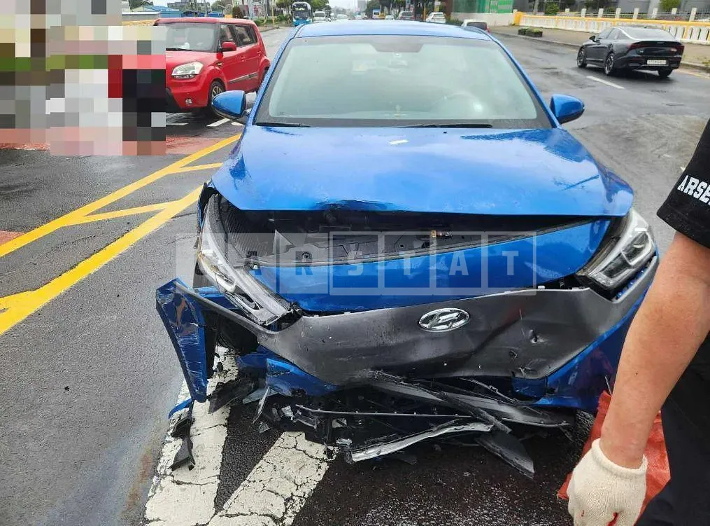 Photo 2 of 5: 2017 Hyundai IONIQ Electric Q — Korean insurance auction