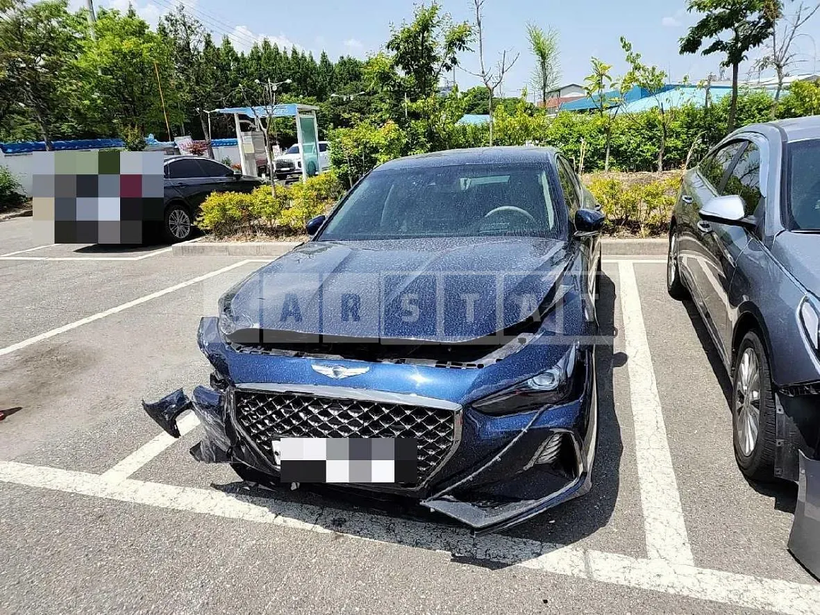 Photo 2 of 22: 2018 Genesis G70 3.3T — Korean insurance auction