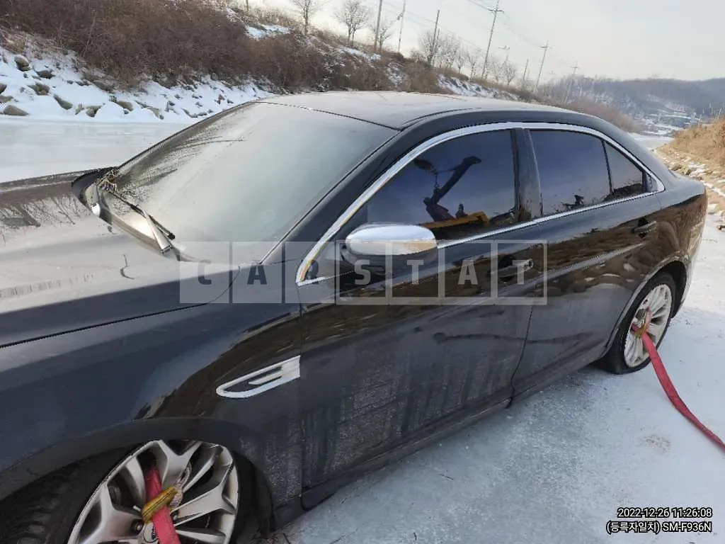 Photo 2 of 13: 2015 Ford Taurus, VIN 1FAHP2F90FG198794 — Korean insurance auction