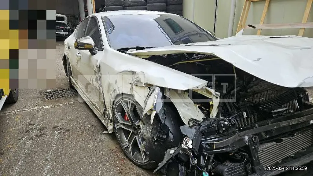Photo 2 of 12: 2017 Kia Stinger 3.3 — Korean insurance auction