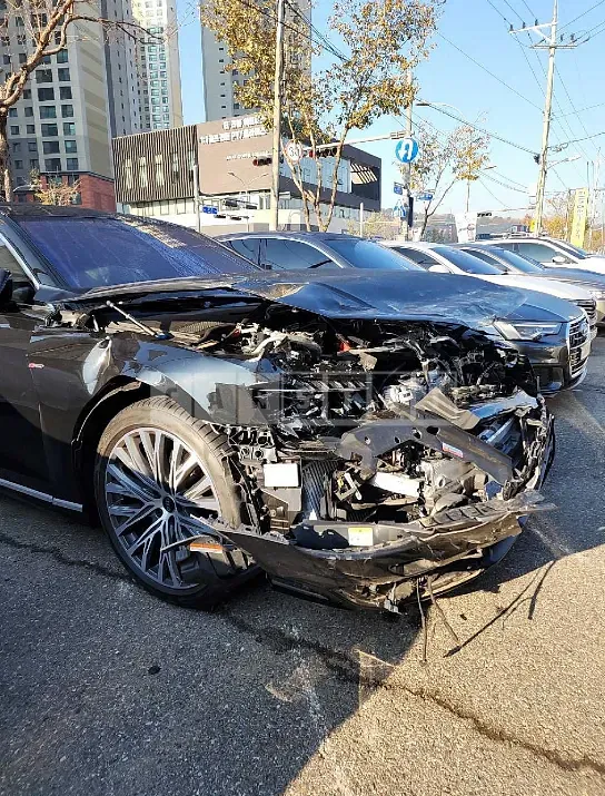 Photo 2 of 8: 2023 Audi A8 L 55 TFSI quattro, VIN WAUZZZF81PN002610 — Korean insurance auction