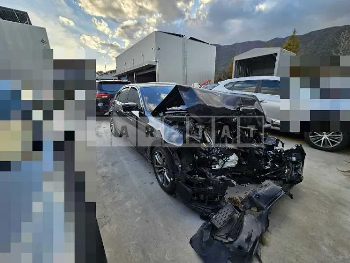 Photo 2 of 12: 2019 BMW 520d M Sport Package, VIN WBAJF3106KBS71104 — Korean insurance auction