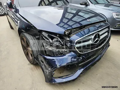 Photo 1 of 74: 2018 Mercedes-Benz E220 d 4Matic — Korean insurance auction