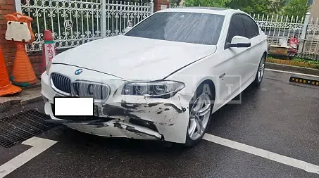 Photo 2 of 12: 2016 BMW 520d — Korean insurance auction