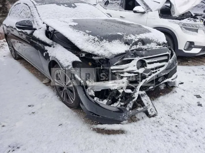 Photo 2 of 14: 2020 Mercedes-Benz E300, VIN W1KZF4JB6LA761259 — Korean insurance auction