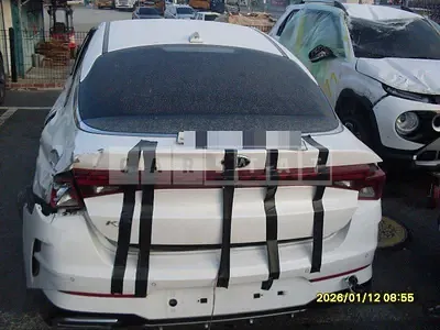 Photo 1 of 32: 2021 Kia K5 — Korean insurance auction
