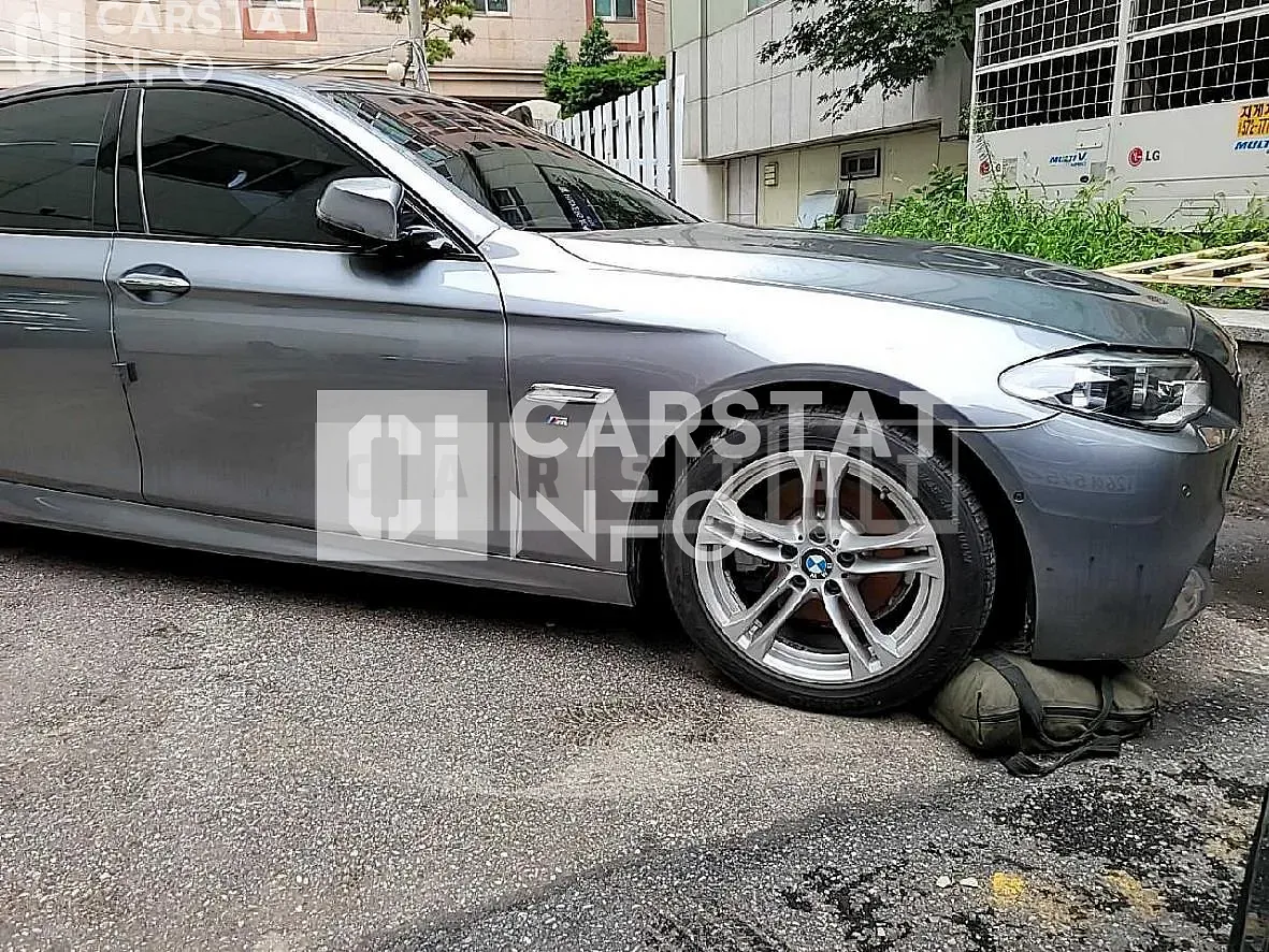 Photo 2 of 28: 2016 BMW Calm 520d — Korean insurance auction