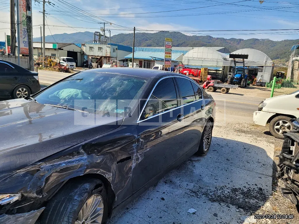 Photo 2 of 8: 2015 BMW 520d xDrive, VIN WBA5E7106FGK09674 — Korean insurance auction