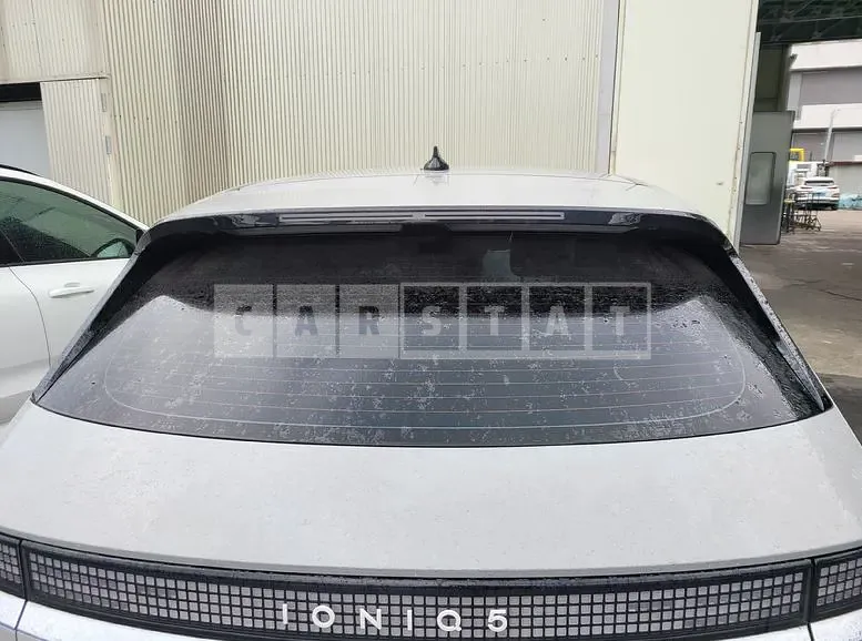 Photo 2 of 49: 2021 Hyundai IONIQ 5 Long Range, VIN KMHKR81AFNU033889 — Korean insurance auction