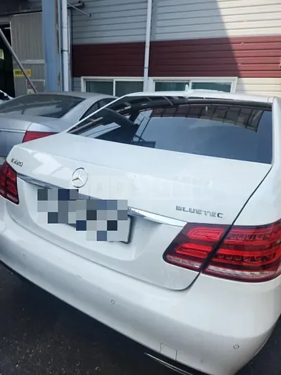 Photo 1 of 16: 2015 Mercedes-Benz E220 BlueTec, VIN WDDHF0AB6GB238330 — Korean insurance auction