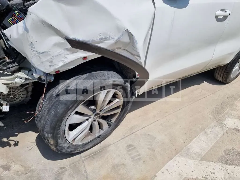Photo 2 of 13: 2018 Kia Sportage, VIN KNAPM813BJK313196 — Korean insurance auction