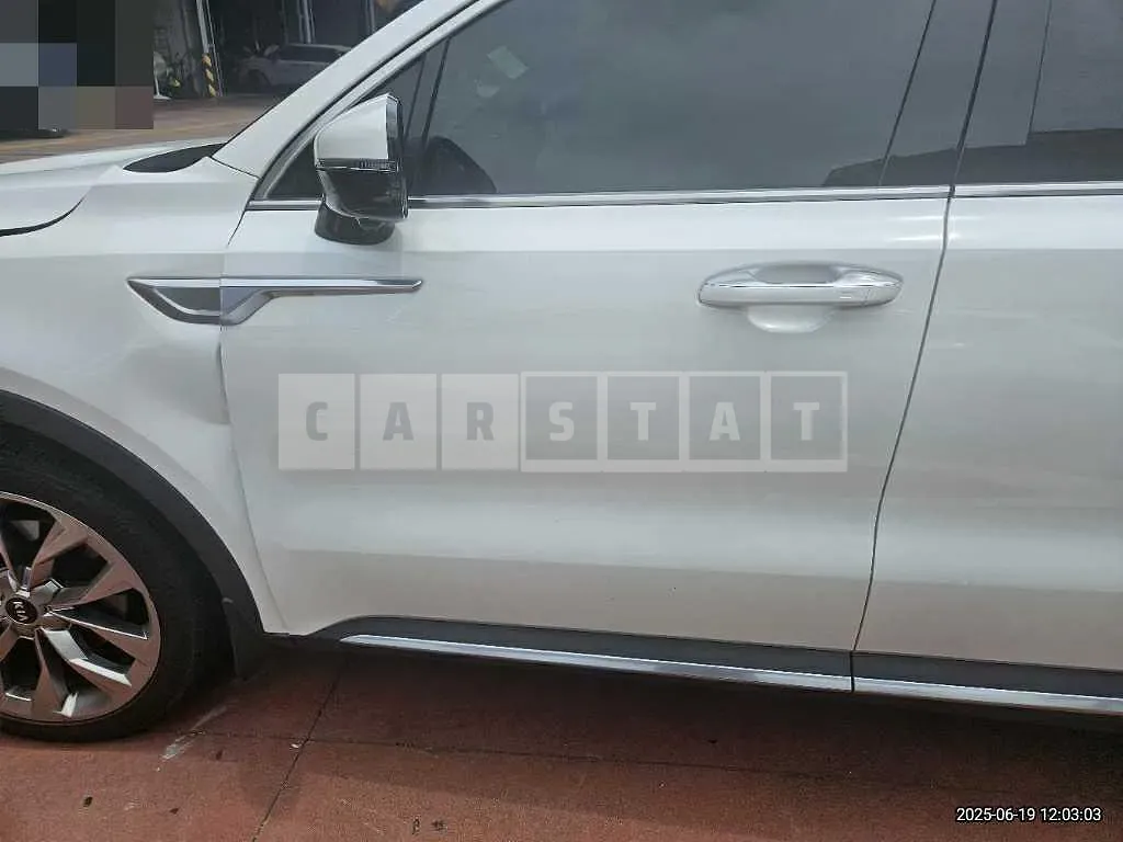 Photo 2 of 28: 2020 Kia Sorento 4WD — Korean insurance auction