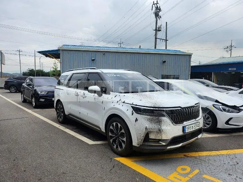 Photo 2 of 15: 2022 Kia Carnivals, VIN KNANC81BBPS248505 — Korean insurance auction