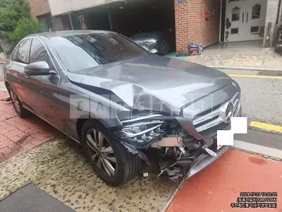 Photo 1 of 27: 2020 Mercedes-Benz C200 — Korean insurance auction