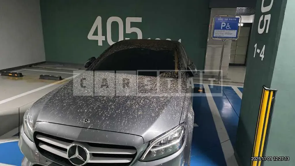 Photo 2 of 52: 2019 Mercedes-Benz C200 — Korean insurance auction