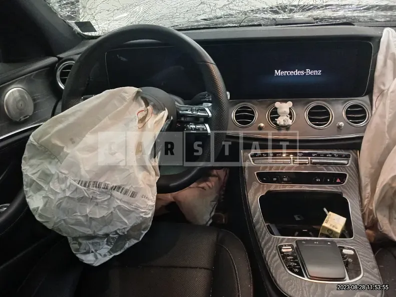 Photo 2 of 14: 2022 Mercedes-Benz E350 4Matic, VIN W1KZF8GBXNB011231 — Korean insurance auction