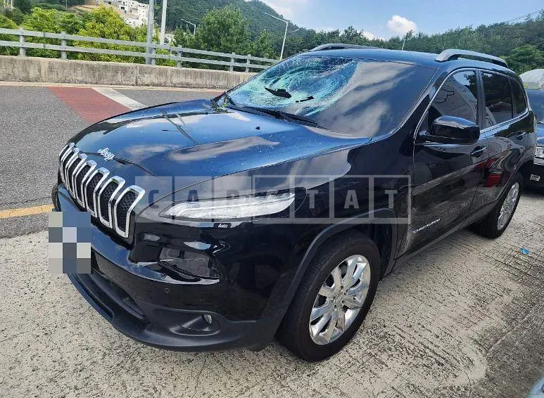 Photo 2 of 5: 2016 Jeep Zip Cherokee 2.4 — Korean insurance auction