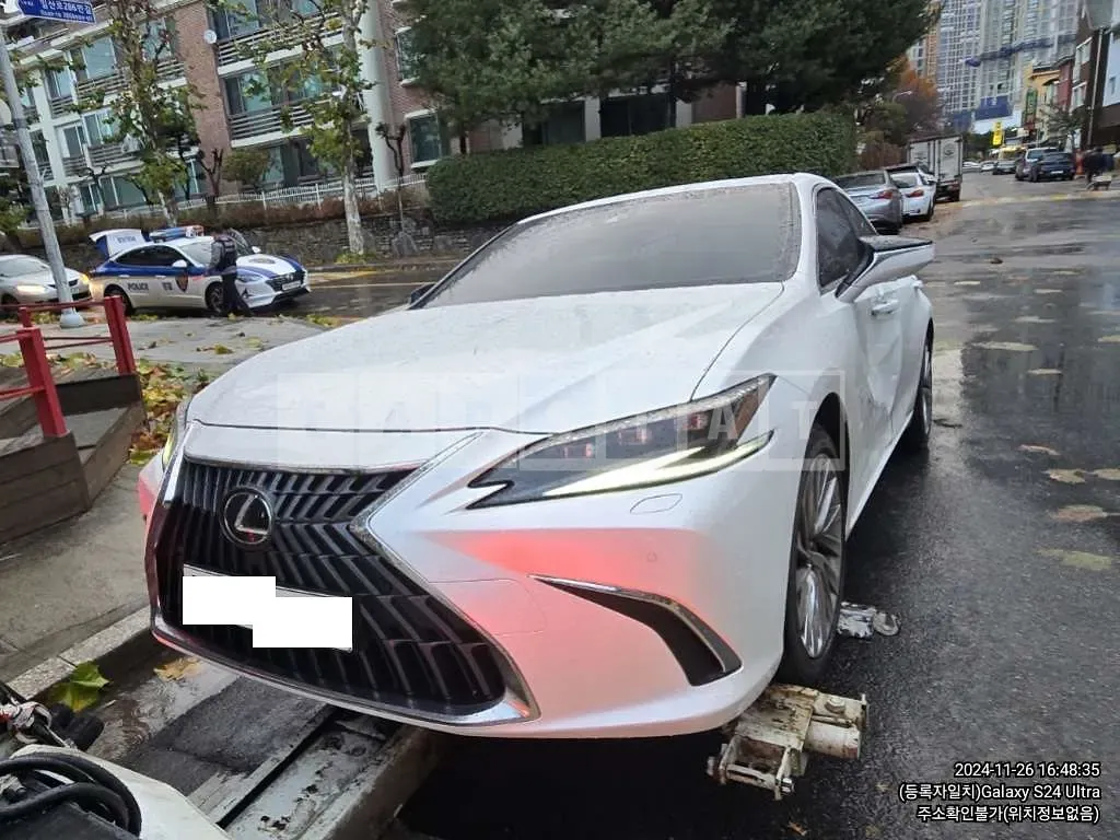Photo 2 of 44: 2023 Lexus ES300h — Korean insurance auction