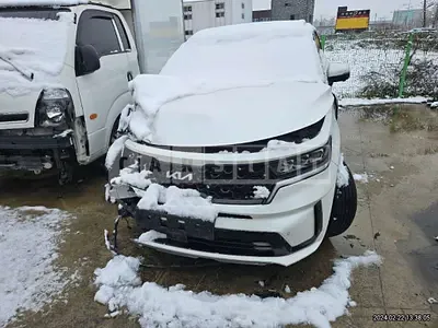 Photo 1 of 30: 2022 Kia Sorento, VIN KNARL81GBNA112583 — Korean insurance auction