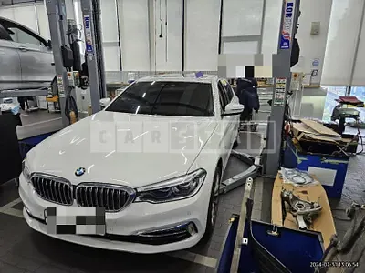 Photo 1 of 13: 2018 BMW 520d — Korean insurance auction