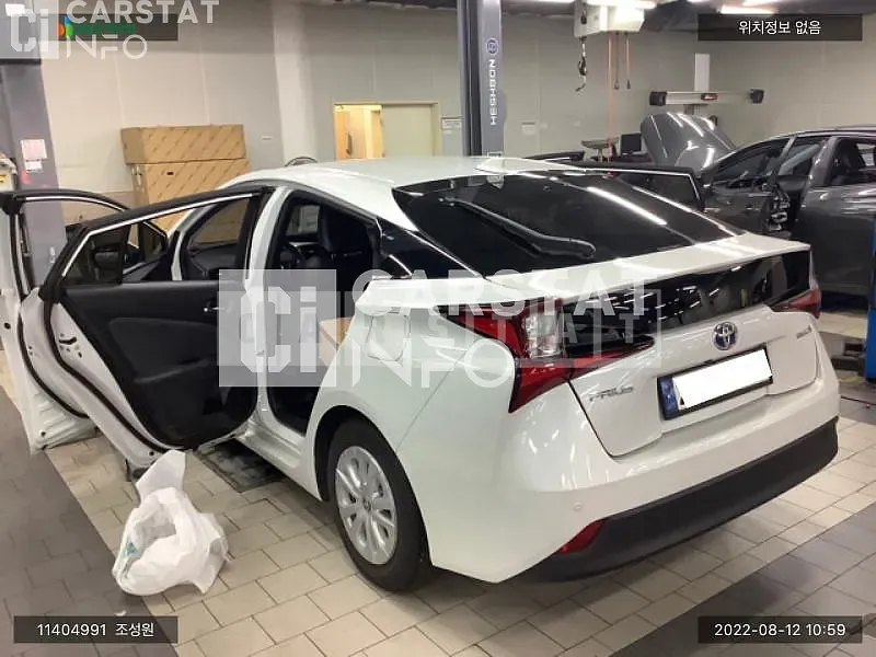 Photo 2 of 9: 2021 Toyota Prius 2WD, VIN JTDKAMFU7N3153343 — Korean insurance auction