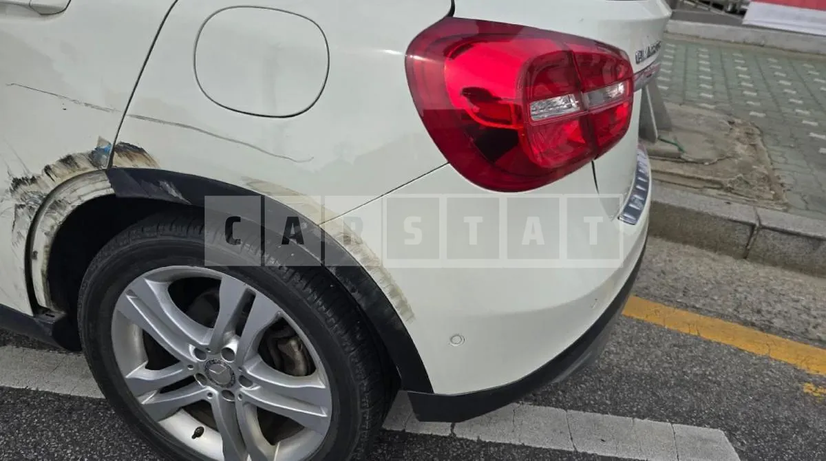 Photo 2 of 33: 2016 Mercedes-Benz GLA200d 4Matic — Korean insurance auction