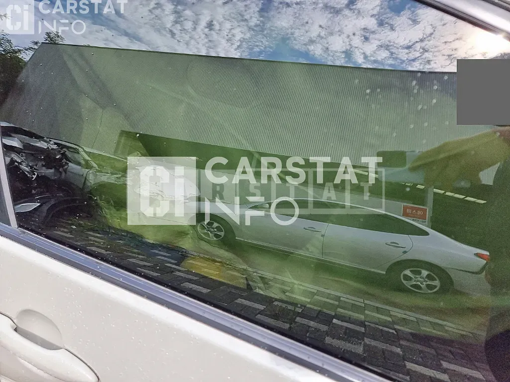 Photo 2 of 11: 2016 Toyota Prius — Korean insurance auction