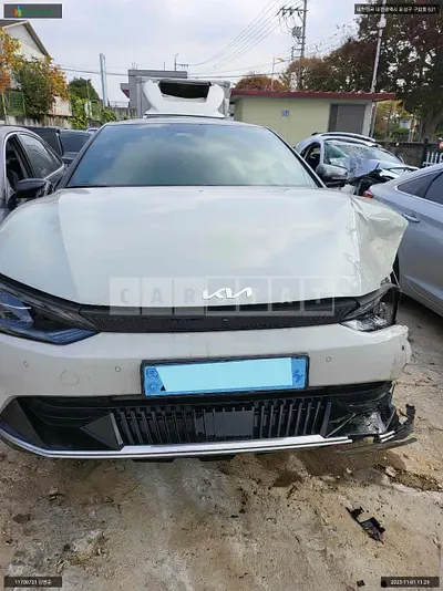 Photo 1 of 38: 2022 Kia EV6, VIN KNAC381AFNA062639 — Korean insurance auction