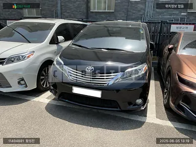 Photo 1 of 13: 2015 Toyota Siena AWD, VIN 5TDDK3DC3FS102867 — Korean insurance auction