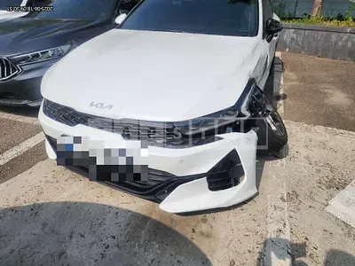 Photo 1 of 13: 2022 Kia K5 — Korean insurance auction