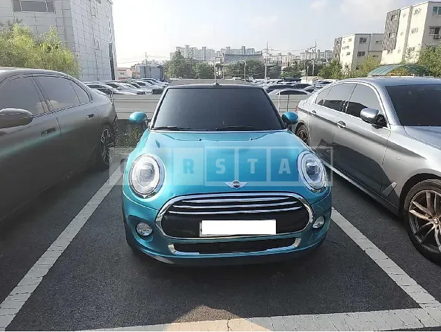 Photo 2 of 16: 2018 MINI Cooper Convertible, VIN WMWWG510XJ3A80389 — Korean insurance auction