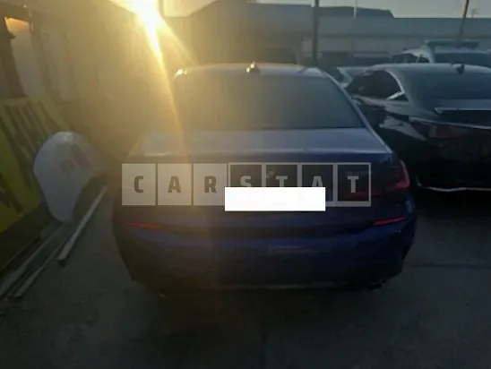 Photo 2 of 7: 2021 BMW 320i — Korean insurance auction