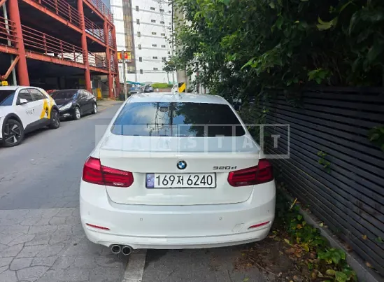 Photo 2 of 14: 2016 BMW 320d Efficient Dynamics Edition — Korean insurance auction
