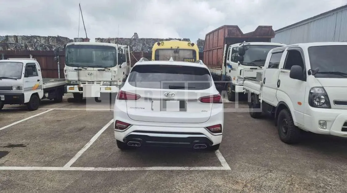 Photo 2 of 23: 2018 Hyundai Santa Fe TM — Korean insurance auction