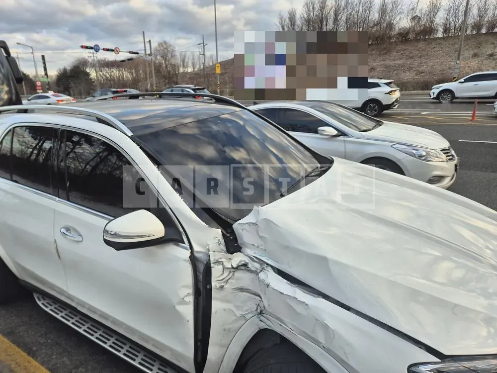 Photo 2 of 6: 2023 Mercedes-Benz GLE 450 4Matic — Korean insurance auction