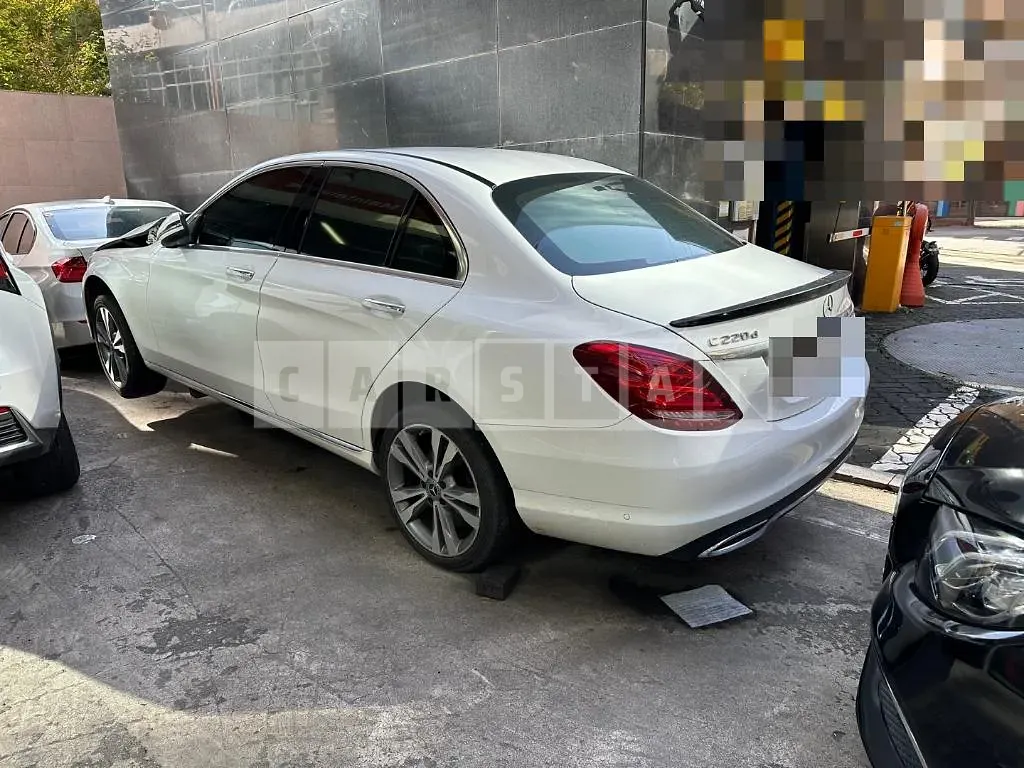 Photo 2 of 19: 2018 Mercedes-Benz C220d — Korean insurance auction