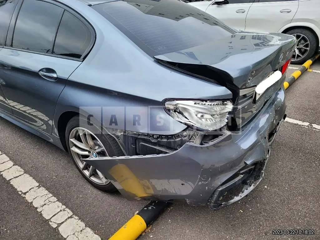 Photo 2 of 33: 2017 BMW 520d xDrive, VIN WBAJC5102HG852762 — Korean insurance auction