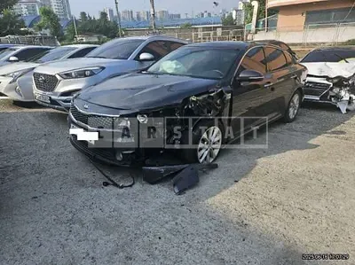 Photo 1 of 9: 2016 Kia K5 — Korean insurance auction