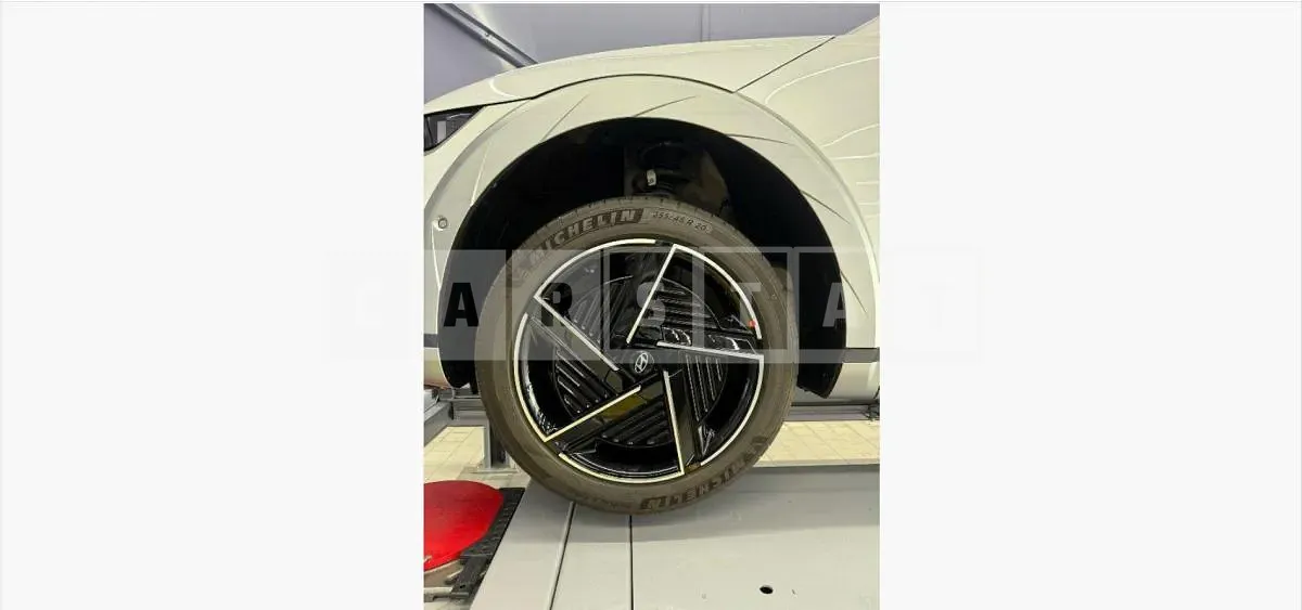 Photo 2 of 4: 2025 Hyundai (parts) IONIQ 5 Wheel — Korean insurance auction